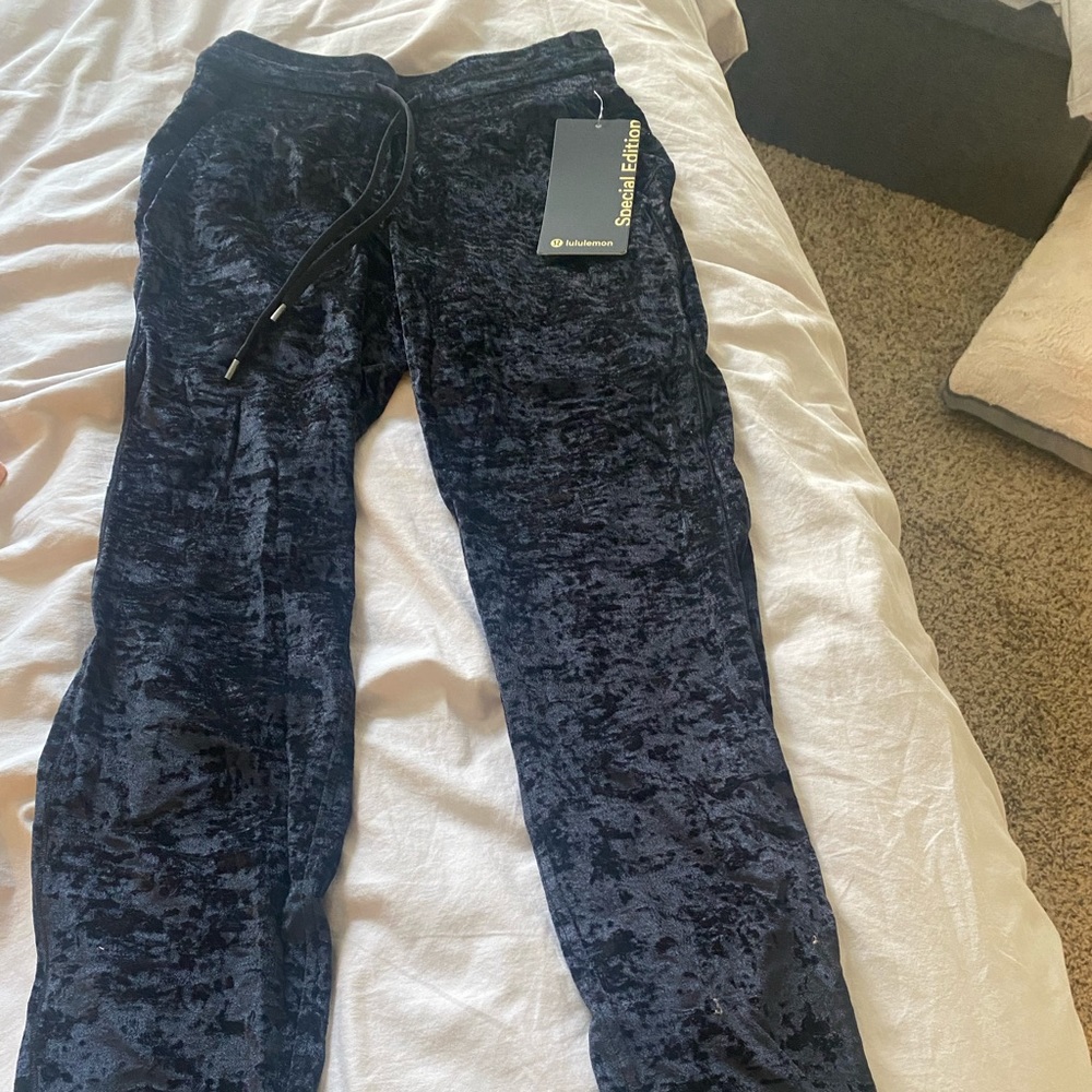 Lululemon ready to crush jogger